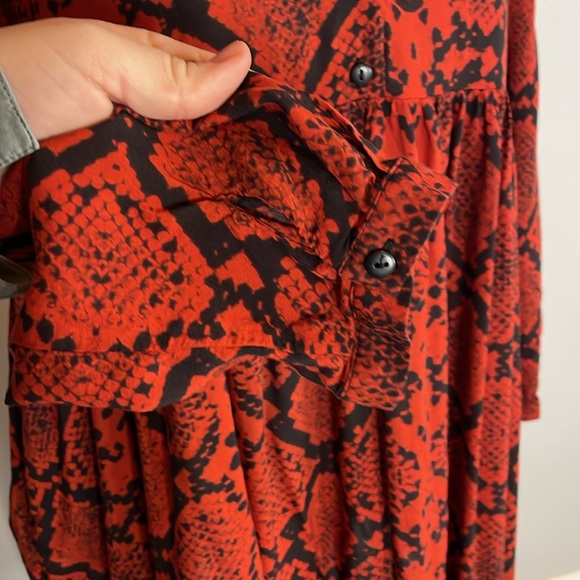 [ZARA] Red/Black Python Pattern Dress - Size XS - Picture 3 of 5
